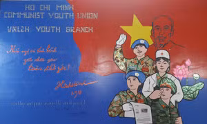  Bức tranh đặc biệt từ vỏ lon tái chế của các bác sĩ 'mũ nồi xanh' Nam Sudan chào mừng Quốc khánh