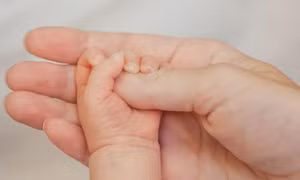 Kiểm soát chặt việc cấp giấy chứng sinh, ngăn chặn mua bán trẻ em
