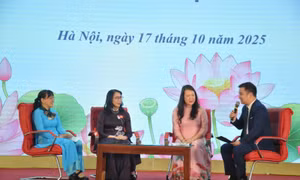 Tôn vinh các nữ cán bộ y tế 'giỏi việc nước, đảm việc nhà'