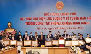 Trong đợt dịch thứ 4, đã có gần 30.000 lượt thầy thuốc đi chi viện cho các điểm nóng dịch