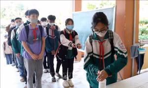 Ca mắc COVID-19 tăng nhanh, các địa phương tăng cường ứng phó