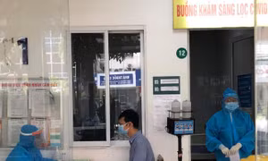Người dân đến bệnh viện cần làm gì để phòng lây nhiễm COVID-19?