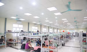 Tăng thêm giường, miễn phí lưu trú cho bệnh nhân trong điều kiện ngập lụt 