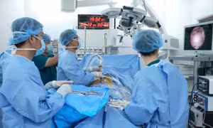 Nâng cao năng lực điều trị các ca khó về thay khớp háng, khớp gối