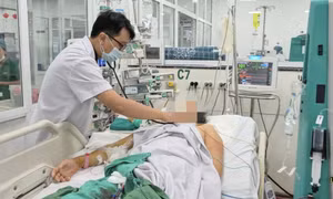  Ghi nhận nhiều bệnh nhân sốt xuất huyết nguy kịch sau vài ngày sốt cao 