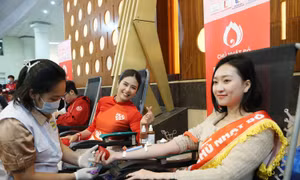 Chương trình hiến máu Chủ nhật Đỏ, ấm áp không khí Giáng sinh