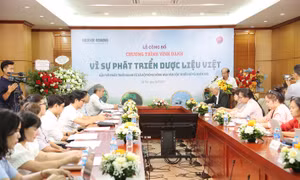 Vinh danh các tổ chức, hộ gia đình có nhiều đóng góp phát triển nguồn dược liệu Việt