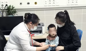Biểu hiện bệnh tay chân miệng qua 4 cấp độ 