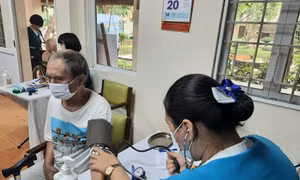Nâng cao năng lực chăm sóc người cao tuổi khi dân số già hóa