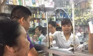 90% nhà thuốc tại Việt Nam bán thuốc kháng sinh không kê đơn