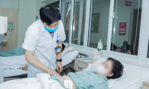 Hy hữu ca mổ ruột thừa cho người có trái tim và dạ dày ở bên phải 
