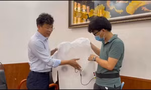 Giải pháp làm mát trong bộ đồ bảo hộ đã được ứng dụng ngay tại điểm nóng dịch Bắc Giang