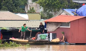 Cách phòng đau mắt cho người dân vùng lũ