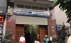 Chủ tịch Hà Nội yêu cầu xử lý nghiêm vụ phòng khám tư làm bé trai 2 tuổi tử vong