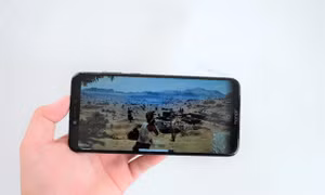 Cộng đồng game thủ Việt hào hứng với smartphone chơi game có AI – Honor Play