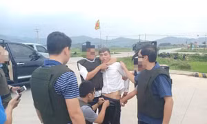 Hà Tĩnh: 17 giờ “cân não” truy bắt nhóm đối tượng ôm hàng nóng cố thủ