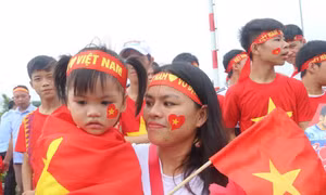 Nóng bỏng không khí chờ đón đội tuyển Olympic Việt Nam trở về tại sân bay Nội Bài