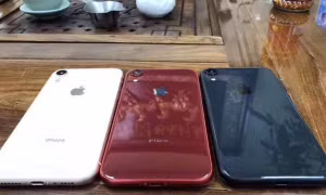 Các cửa hàng đã cho đặt hàng sớm iPhone mới dù chưa ra mắt