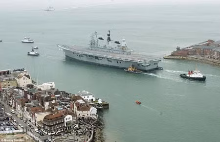 Chuyến đi cuối của tàu sân bay Ark Royal ảnh 2
