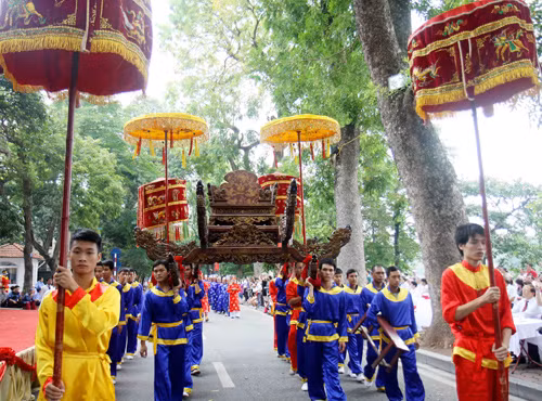 Chùm ảnh tưng bừng kỷ niệm 585 năm Vua Lê đăng quang ảnh 3