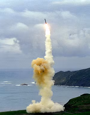 Mỹ phóng thử tên lửa liên lục địa Minuteman 3 ảnh 1