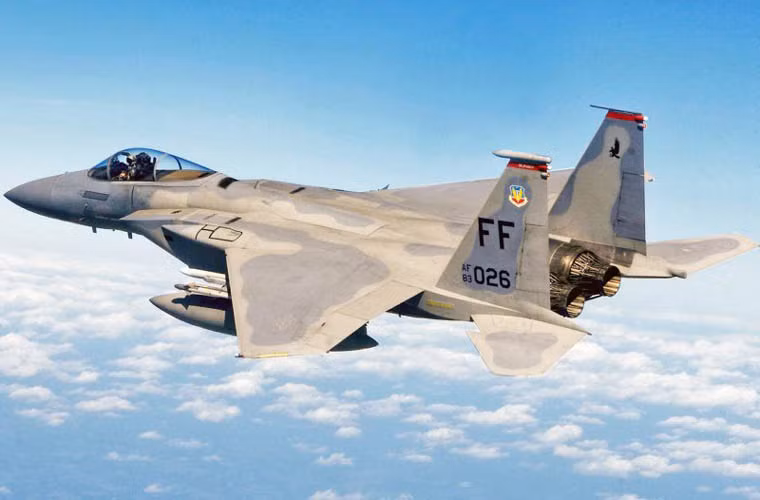 Máy bay F-15 của Mỹ rơi ngoài khơi Okinawa ảnh 1