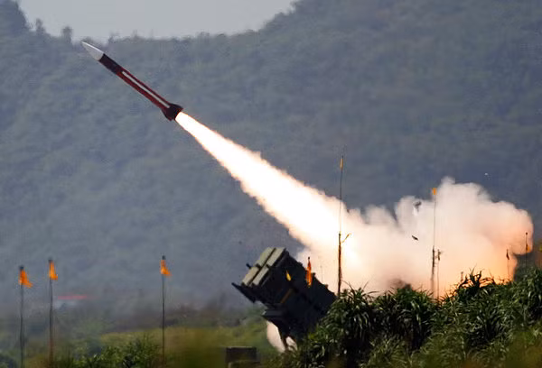Israel 'biết phải làm gì' nếu Nga gửi S-300 cho Syria ảnh 1