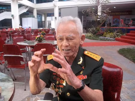 Chuyện kể của hai anh hùng Điện Biên ảnh 2