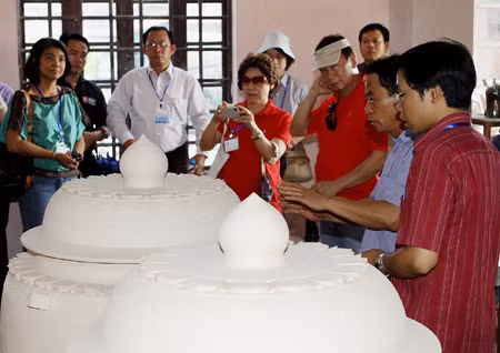 Tôn vinh các nghệ nhân, thợ giỏi làng gốm Bát Tràng ảnh 2