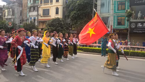 Toàn cảnh các lực lượng diễu binh trên đường phố Hà Nội ảnh 16