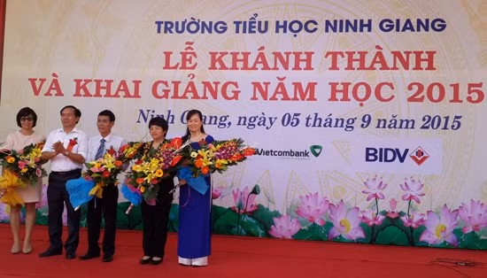  Manulife Việt Nam tài trợ trang thiết bị giáo dục tại Trường Tiểu học Ninh Giang ảnh 1