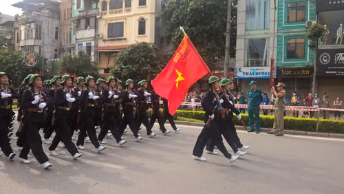 Toàn cảnh các lực lượng diễu binh trên đường phố Hà Nội ảnh 17