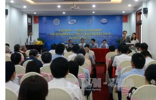 Chia sẻ kinh nghiệm chống xói lở cửa sông, bờ biển ảnh 1