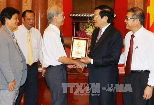 Chủ tịch nước gặp mặt cán bộ lão thành Tòa án nhân dân ảnh 2