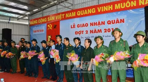 Thanh niên cả nước nô nức tòng quân ảnh 10