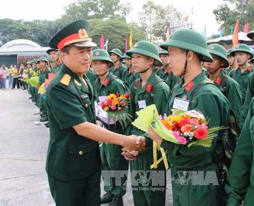 Thanh niên cả nước nô nức tòng quân ảnh 6