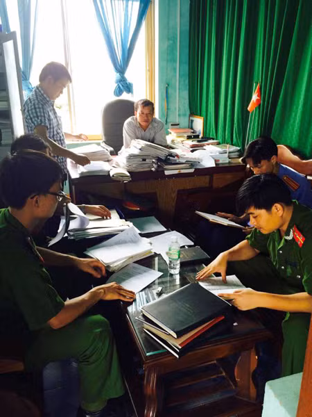 Bắt tạm giam Phó Chủ tịch xã tham ô tiền hỗ trợ người nghèo ảnh 1
