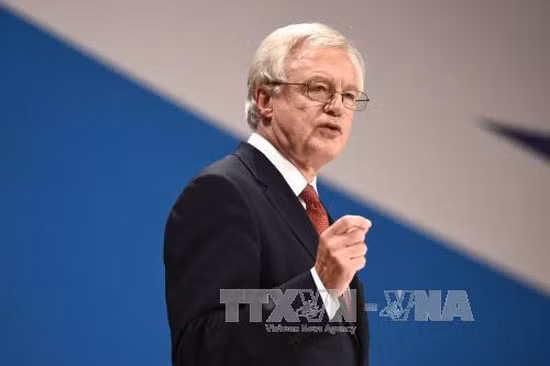 Anh - EU lần đầu tiên hội đàm về Brexit ảnh 1
