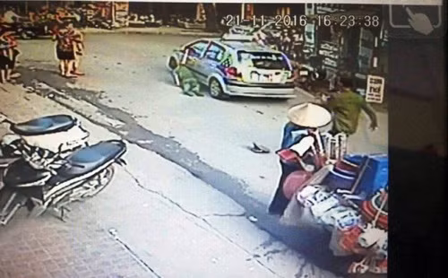 Bắt tạm giam lái xe taxi chống người thi hành công vụ ảnh 1