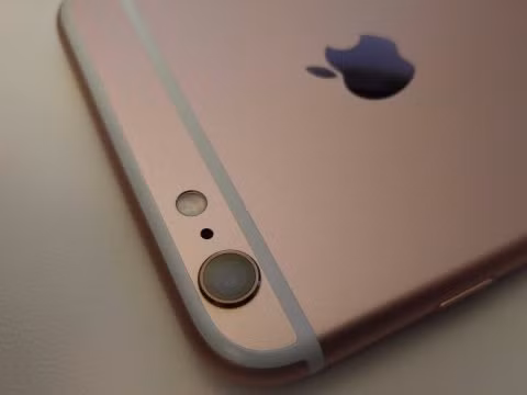 Làm thế nào để mua iPhone chính hãng giá rẻ? ảnh 1