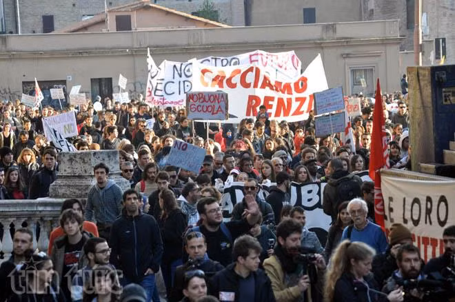 Hàng chục nghìn người Italy biểu tình phản đối cải cách hiến pháp ảnh 1