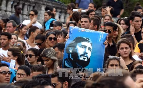 Sinh viên Cuba tuần hành tưởng niệm Lãnh tụ Fidel Castro ảnh 4