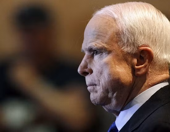 Thượng nghị sĩ John McCain cảnh báo ông Trump hầu tòa ảnh 1