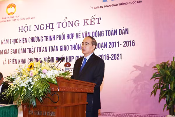 Vận động toàn dân tham gia bảo đảm an toàn giao thông ảnh 1