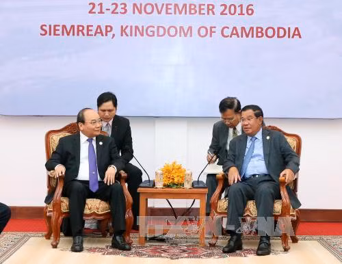 Thủ tướng Nguyễn Xuân Phúc hội đàm với Thủ tướng Campuchia ảnh 2