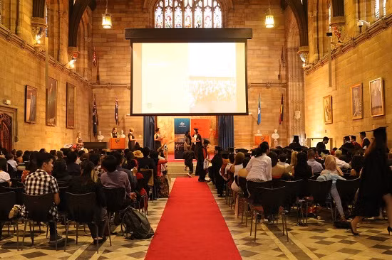 Đại học Sydney tổ chức lễ tốt nghiệp cho sinh viên quốc tế ảnh 1