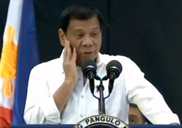 Tổng thống Philippines Rodrigo Duterte bị ngất xỉu? ảnh 1