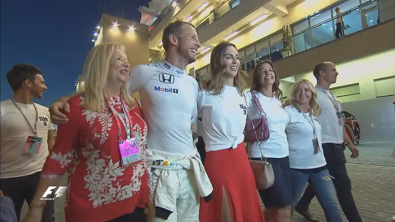Mặc Lewis Hamilton cán đích, Nico Rosberg vô địch ảnh 5