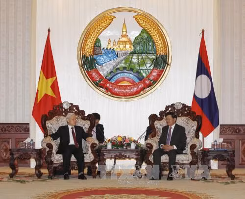 Tổng Bí thư Nguyễn Phú Trọng hội kiến Thủ tướng Lào ảnh 2
