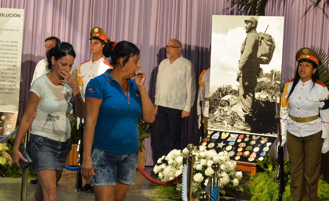 Người dân Cuba thương tiếc lãnh tụ cách mạng Fidel Castro ảnh 3